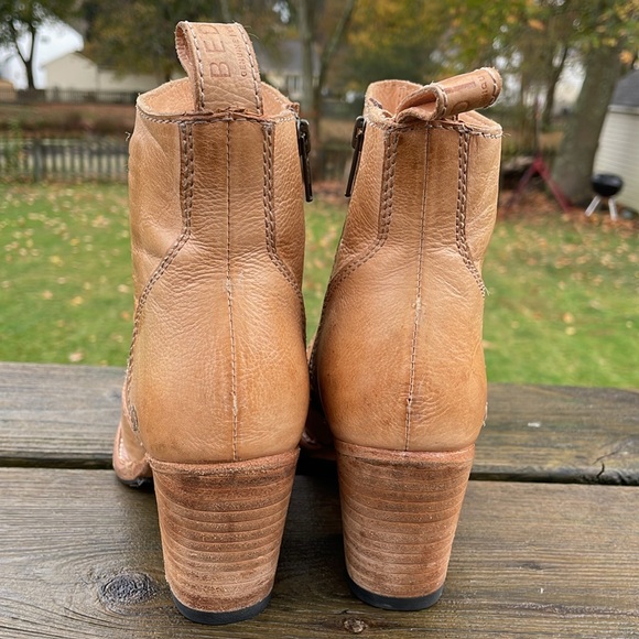 Bed Stu Cobbler Sz 7.5 Tan Leather Boots Stud Detail Side Zipper Entry Western - Picture 6 of 13